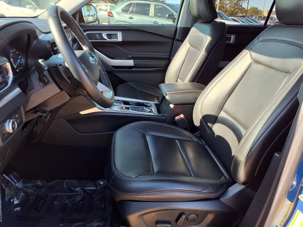 Certified 2020 Ford Explorer XLT w/ Equipment Group 202A image 17