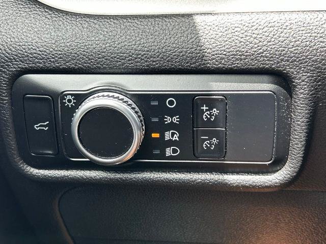 Certified 2023 Ford Explorer XLT RWD image 29