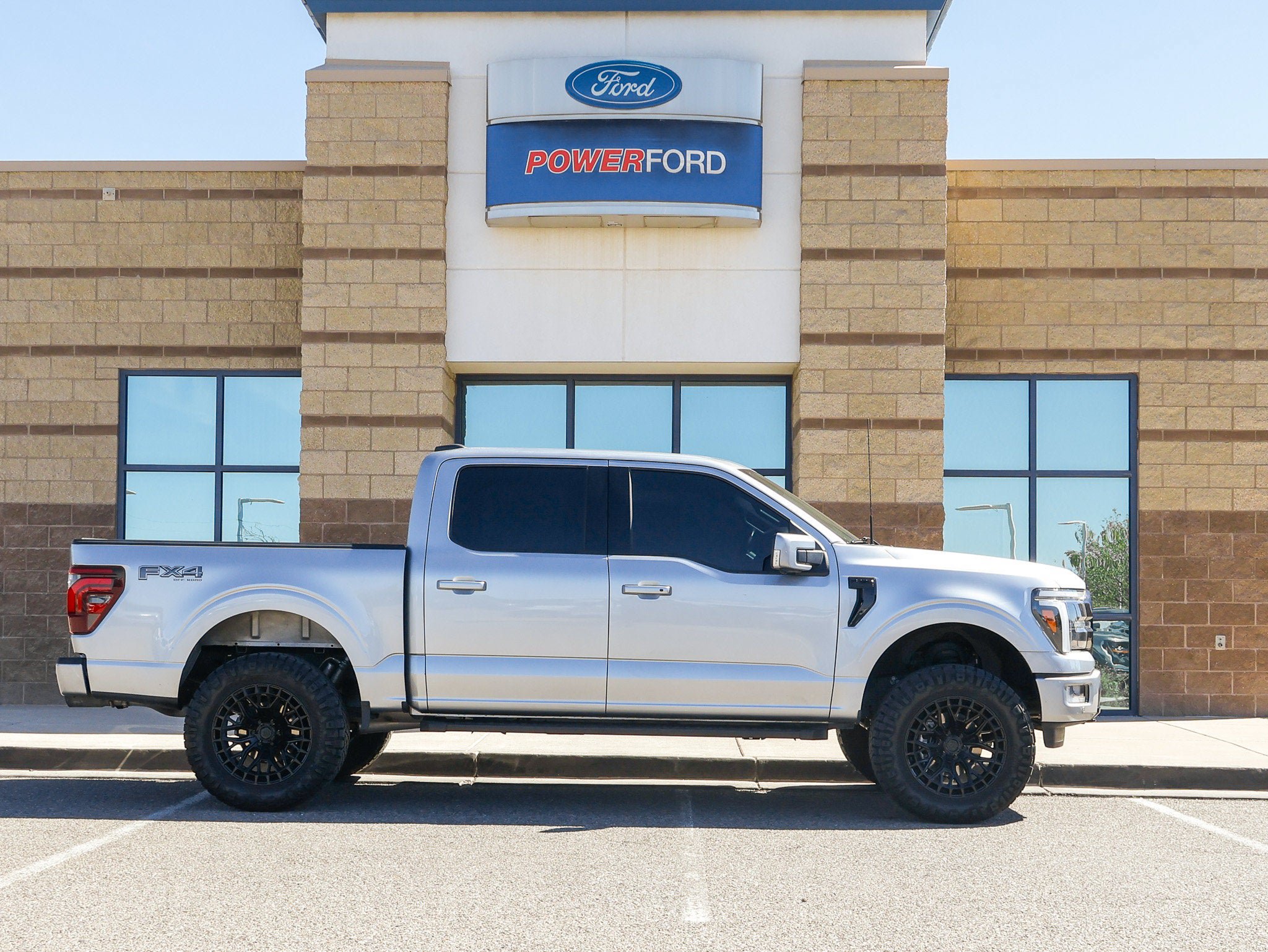 Certified 2024 Ford F150 Lariat w/ FX4 Off-Road Package AWD/4WD image 5