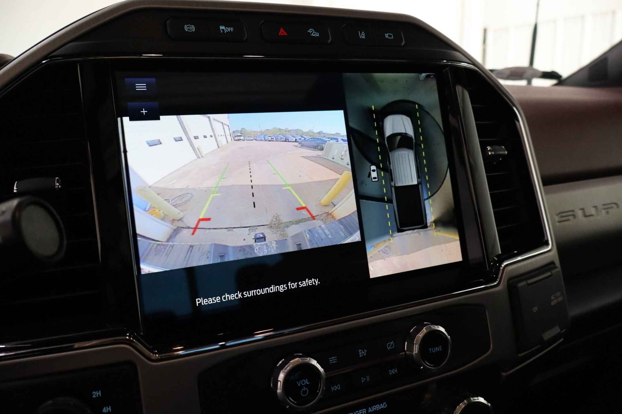 Certified 2022 Ford F250 Platinum w/ Tremor Off-Road Package image 21