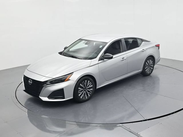 Used 2024 Nissan Altima 2.5 SV FWD image 42