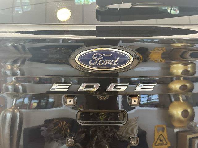 Certified 2022 Ford Edge Titanium w/ Equipment Group 301A AWD/4WD image 33