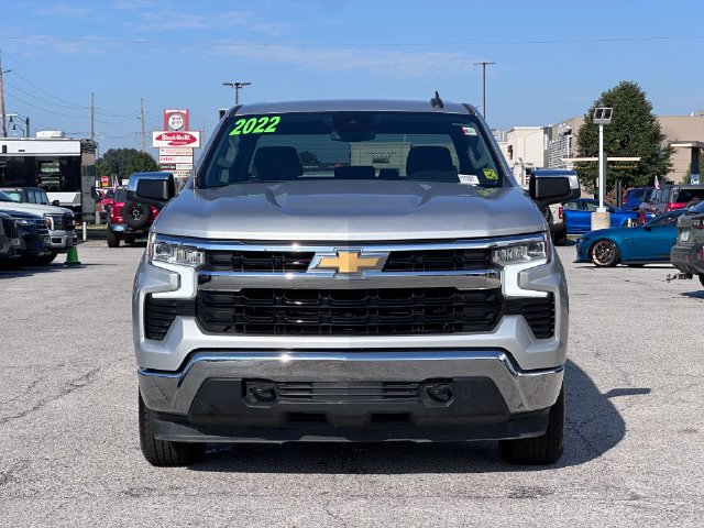 Used 2022 Chevrolet Silverado 1500 LT AWD/4WD image 2