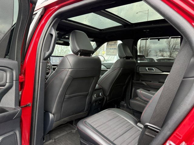 Certified 2025 Ford Explorer ST-Line w/ Premium Package AWD/4WD image 19