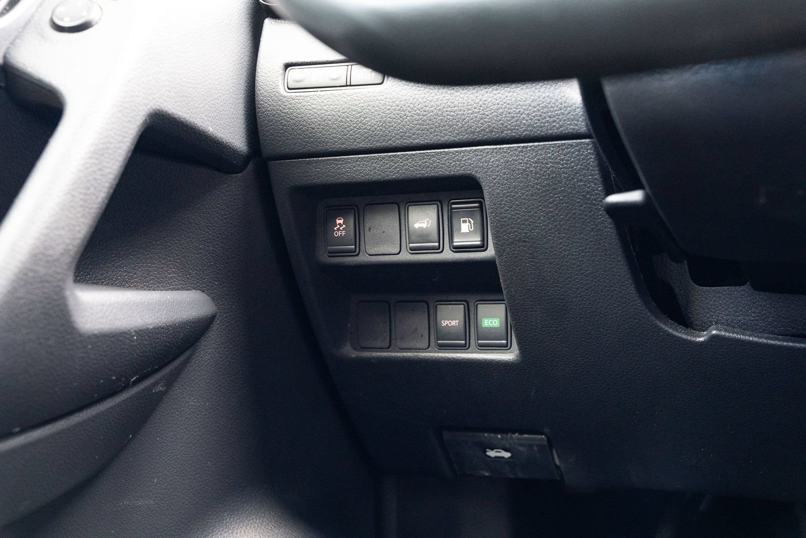 Used 2018 Nissan Rogue SV FWD image 26