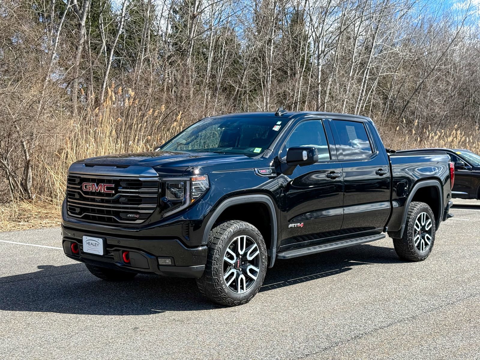 Used 2024 GMC Sierra 1500 AT4 w/ Technology Package image 8