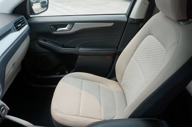 Certified 2021 Ford Escape SE w/ SE Sport Appearance Package FWD image 30