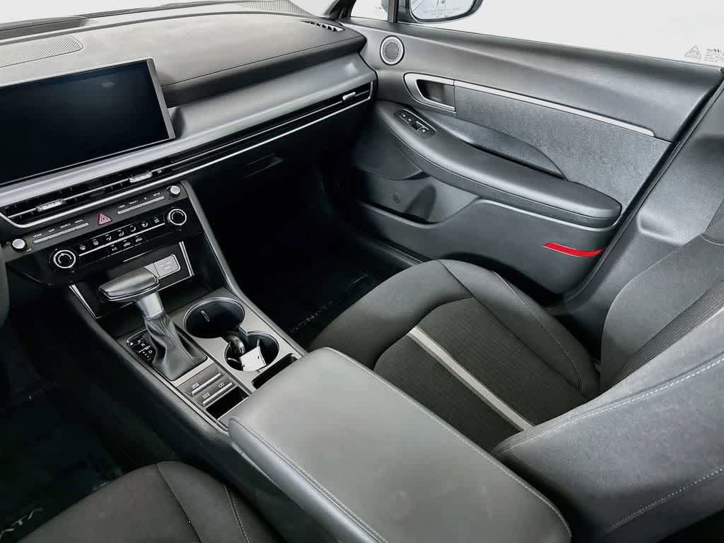 Used 2025 Hyundai Sonata SE FWD image 13