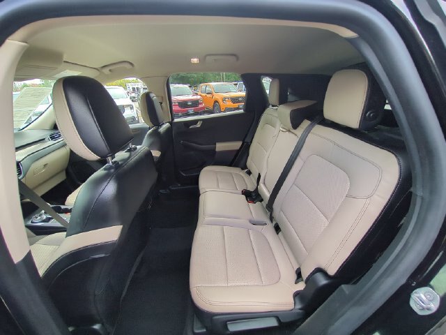 Certified 2020 Ford Escape Titanium AWD/4WD image 29