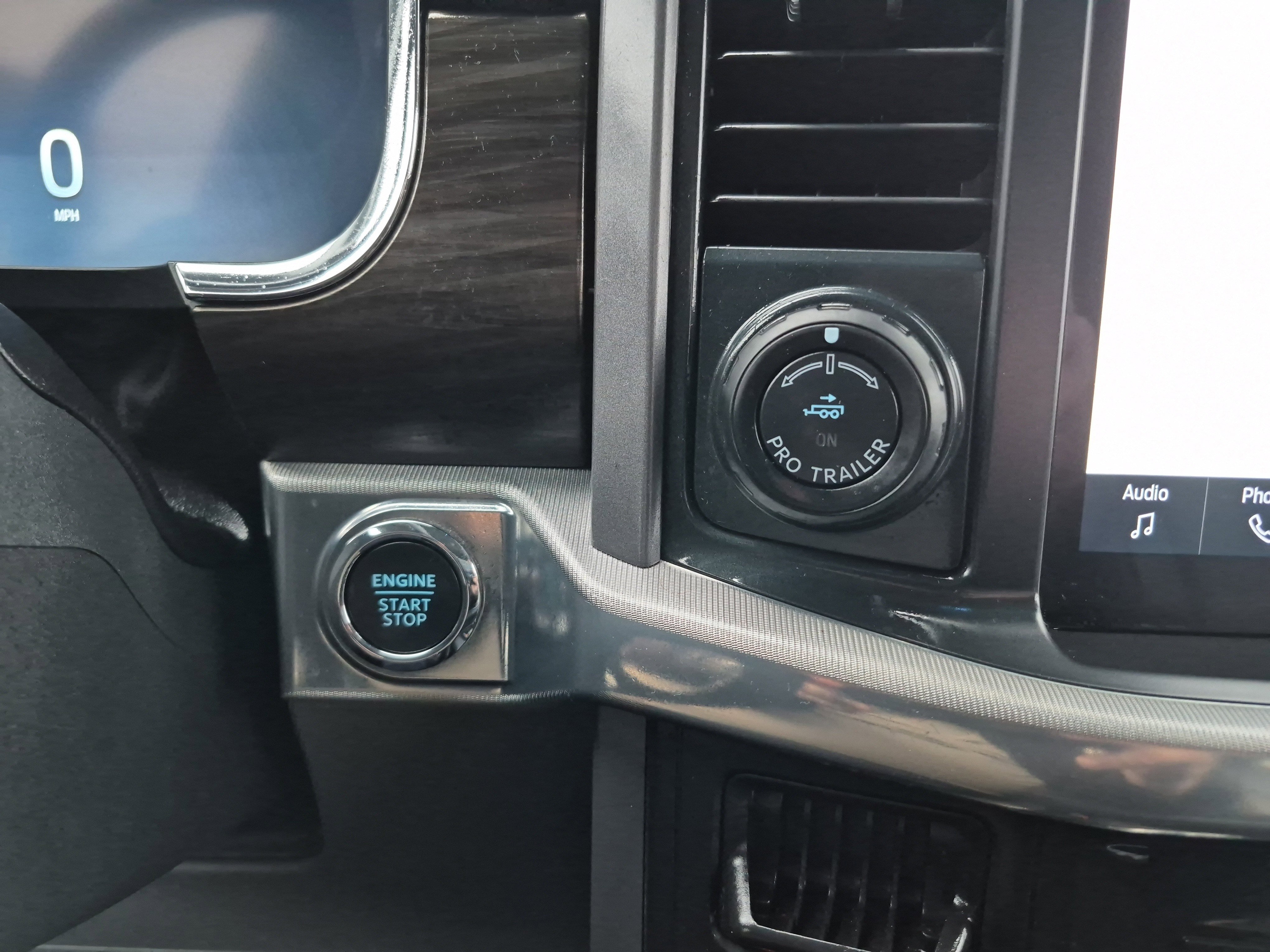 Certified 2025 Ford F150 Lariat w/ Equipment Group 501A Mid image 37