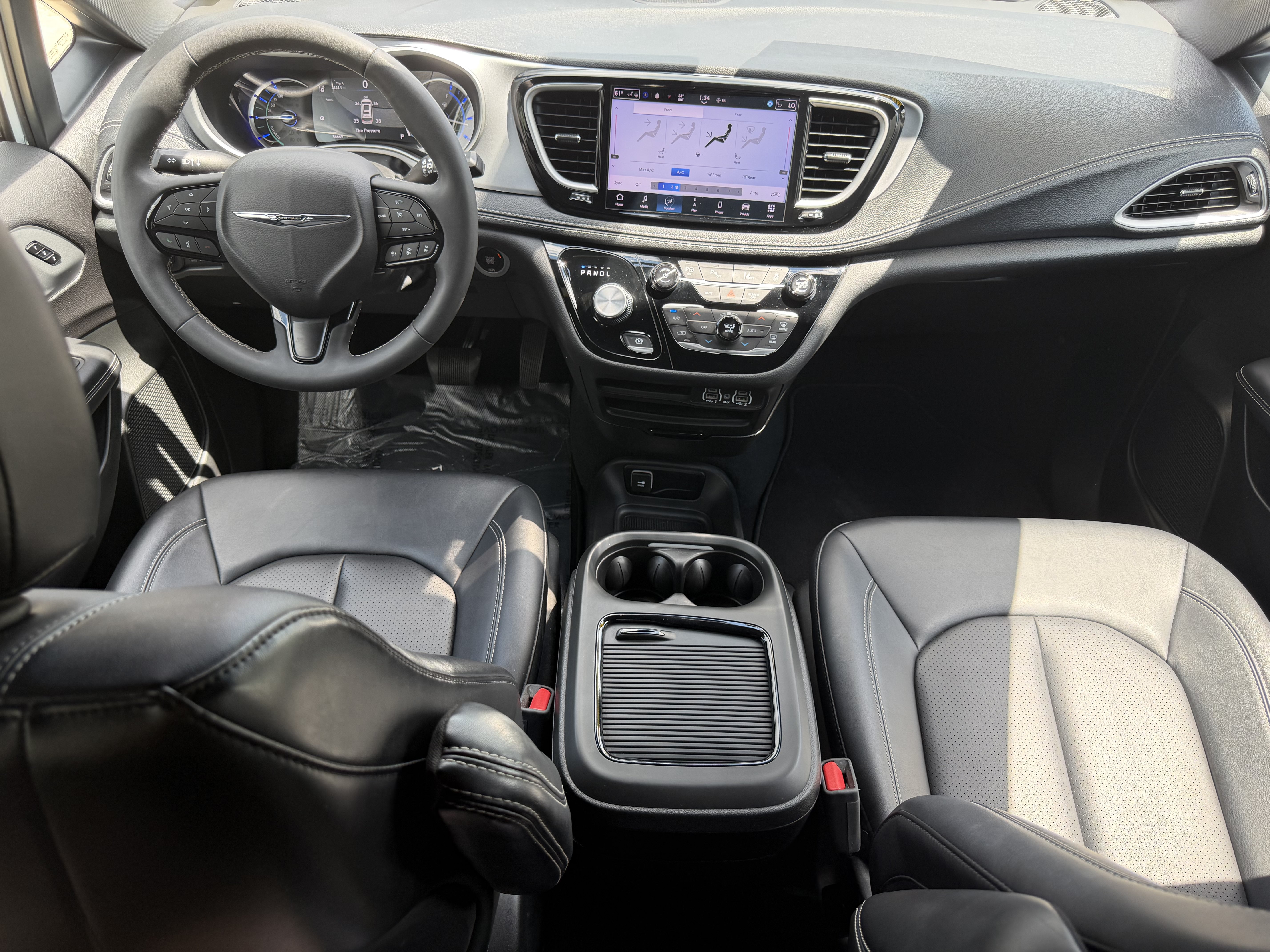 Used 2024 Chrysler Pacifica Limited FWD image 9
