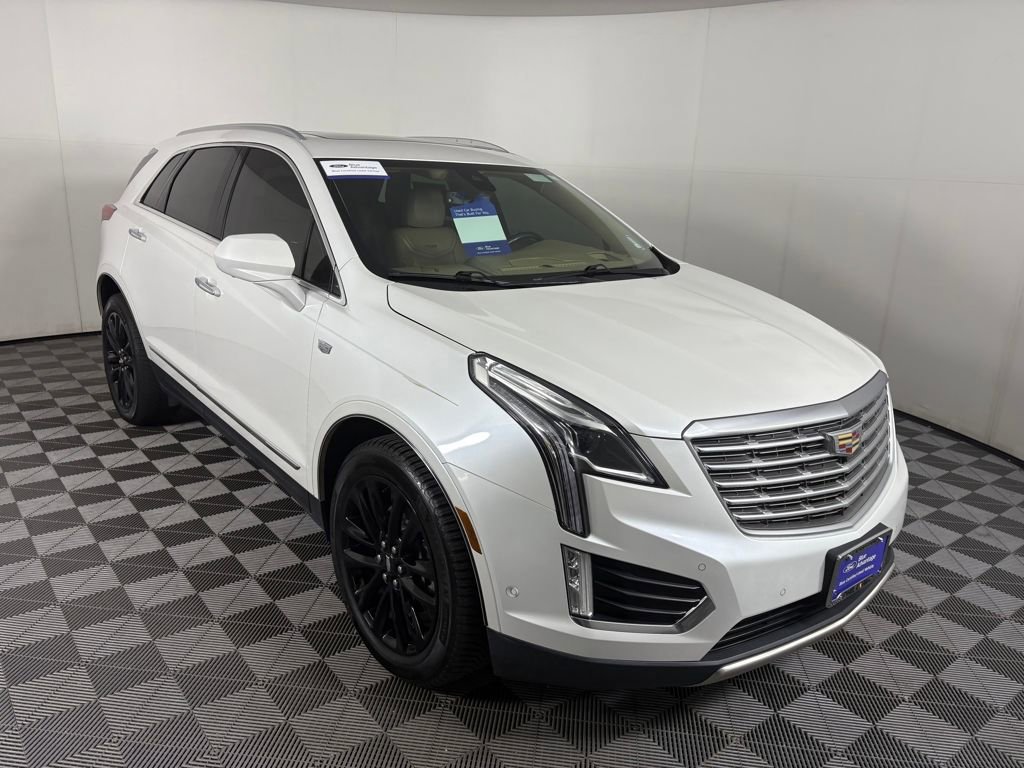 Used 2017 Cadillac XT5 Platinum w/ Driver Assist Package image 7
