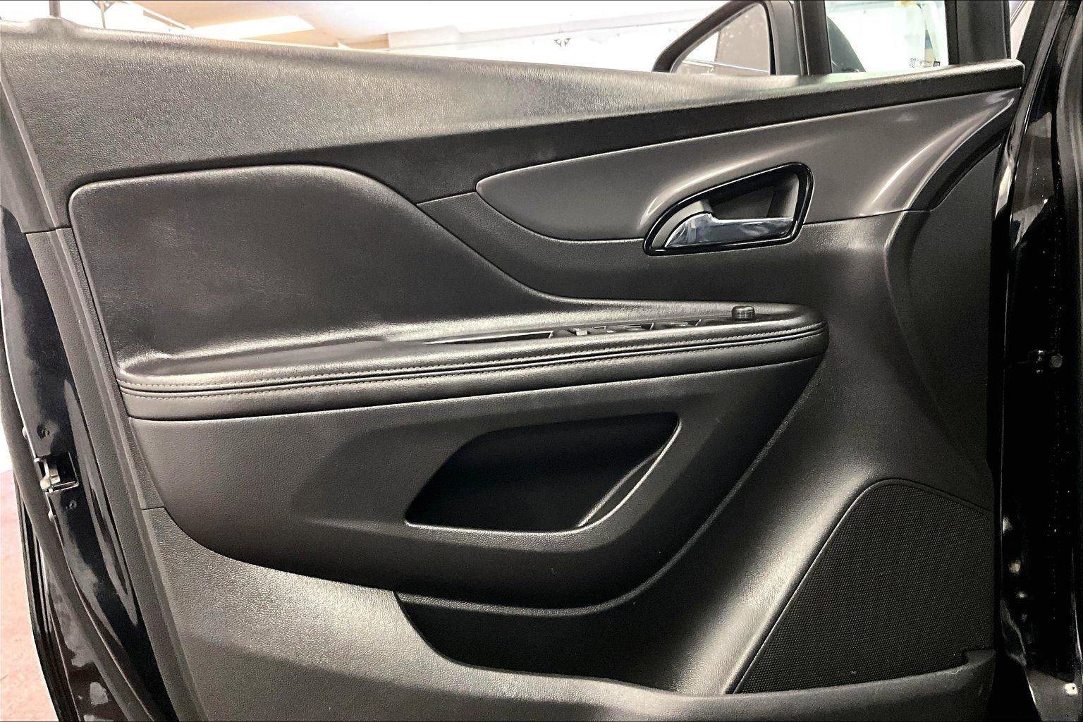 Used 2020 Buick Encore Preferred image 22