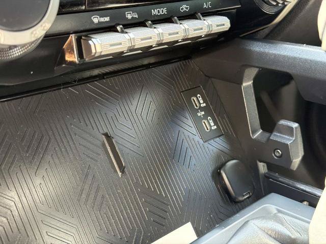 Used 2024 Toyota Tacoma TRD Off-Road AWD/4WD image 28