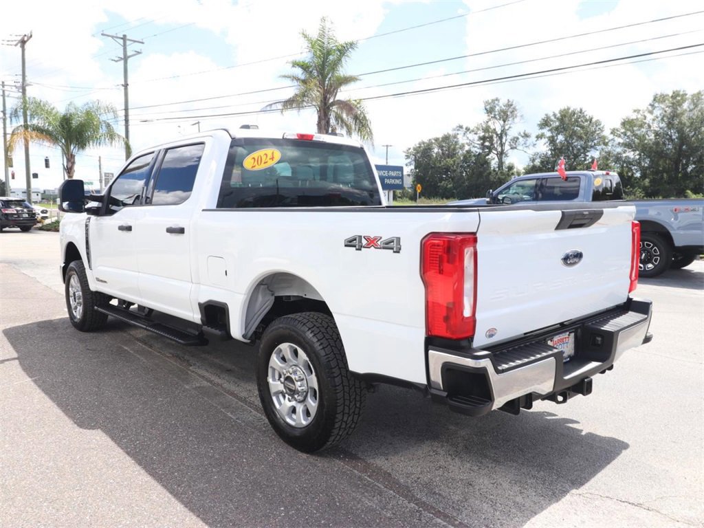 Certified 2024 Ford F250 XLT image 3