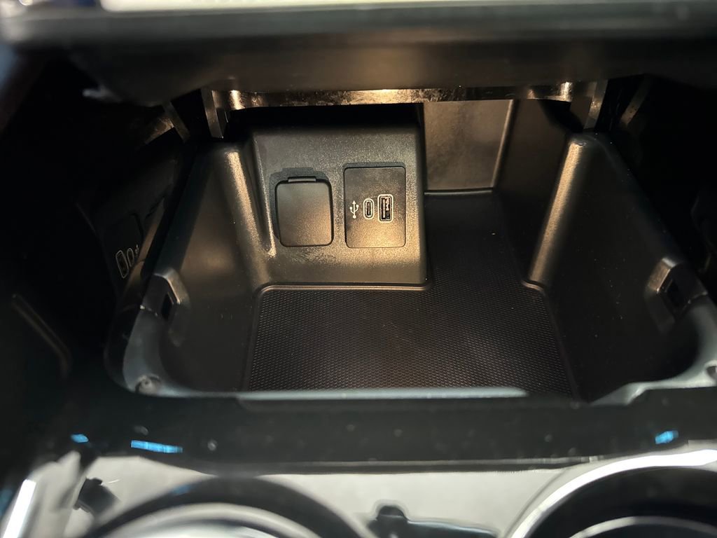 Certified 2025 Ford Explorer Platinum image 39