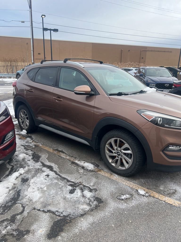 Used 2017 Hyundai Tucson SE Plus w/ Cargo Package image 2