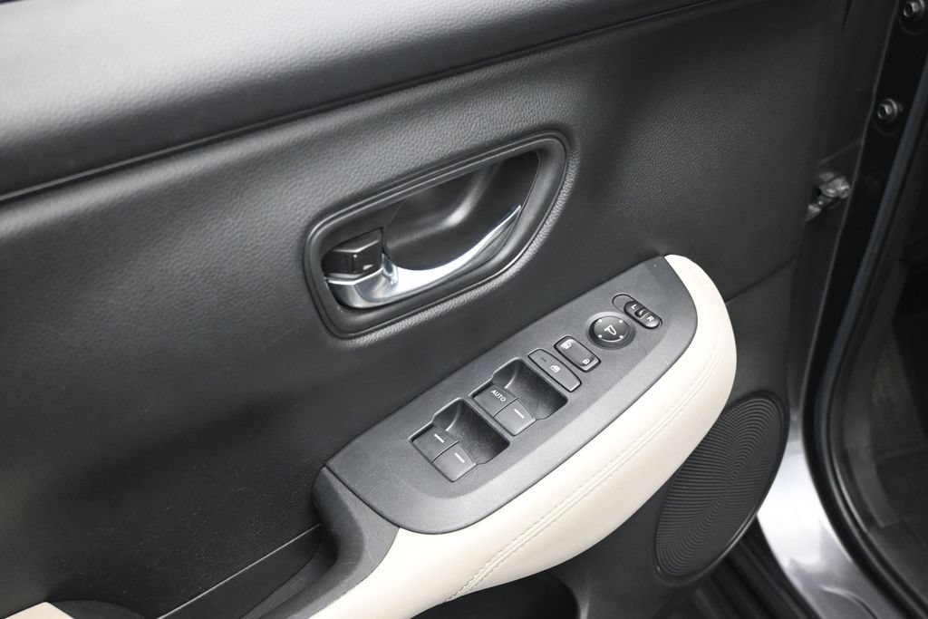 Used 2024 Honda HR-V LX image 9