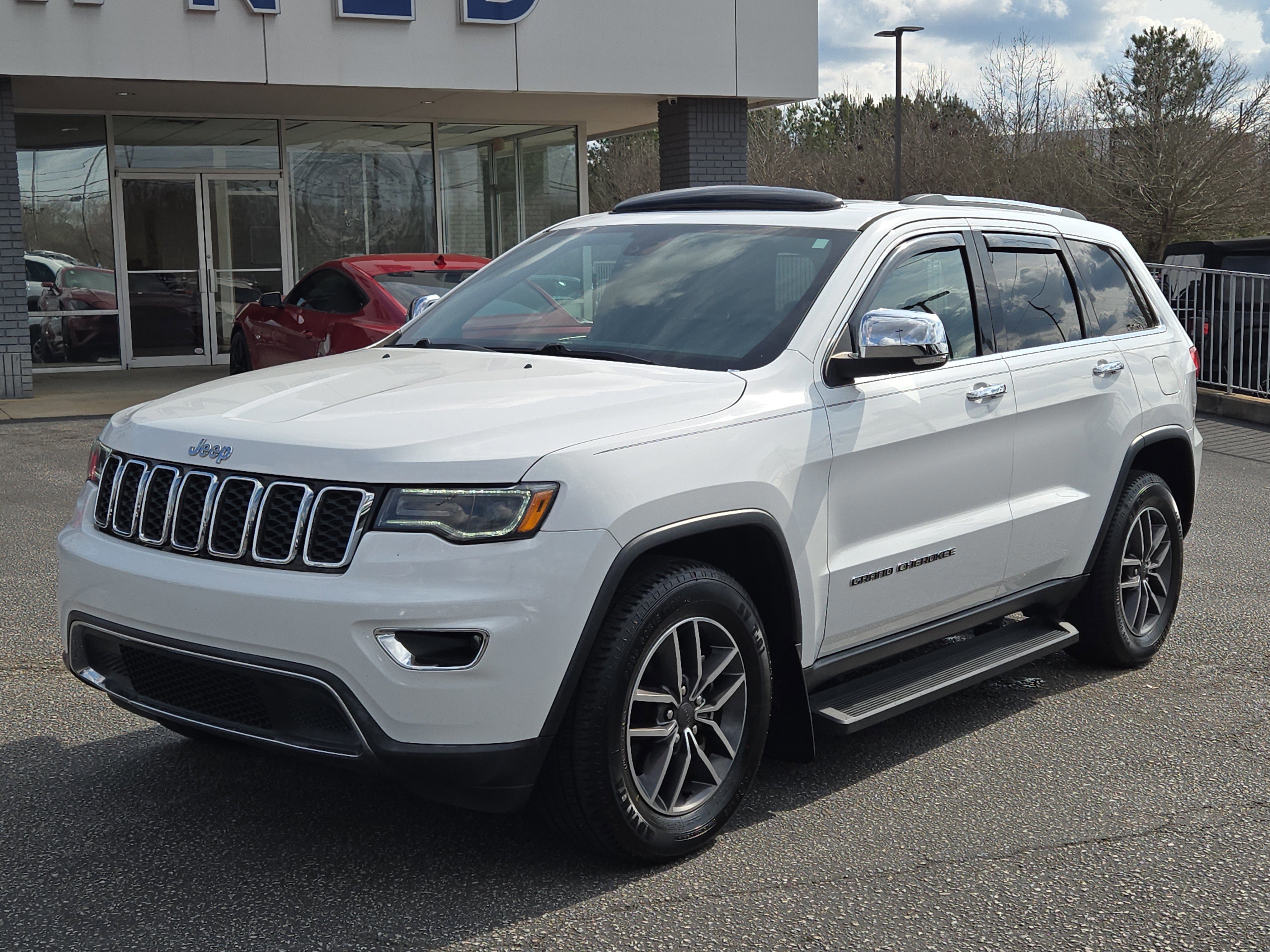 Used 2019 Jeep Grand Cherokee Limited w/ Luxury Group II image 10