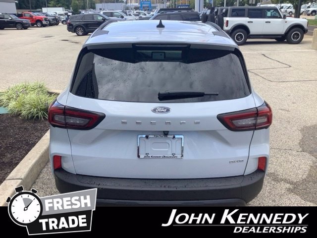 Certified 2025 Ford Escape ST-Line Select AWD/4WD image 4