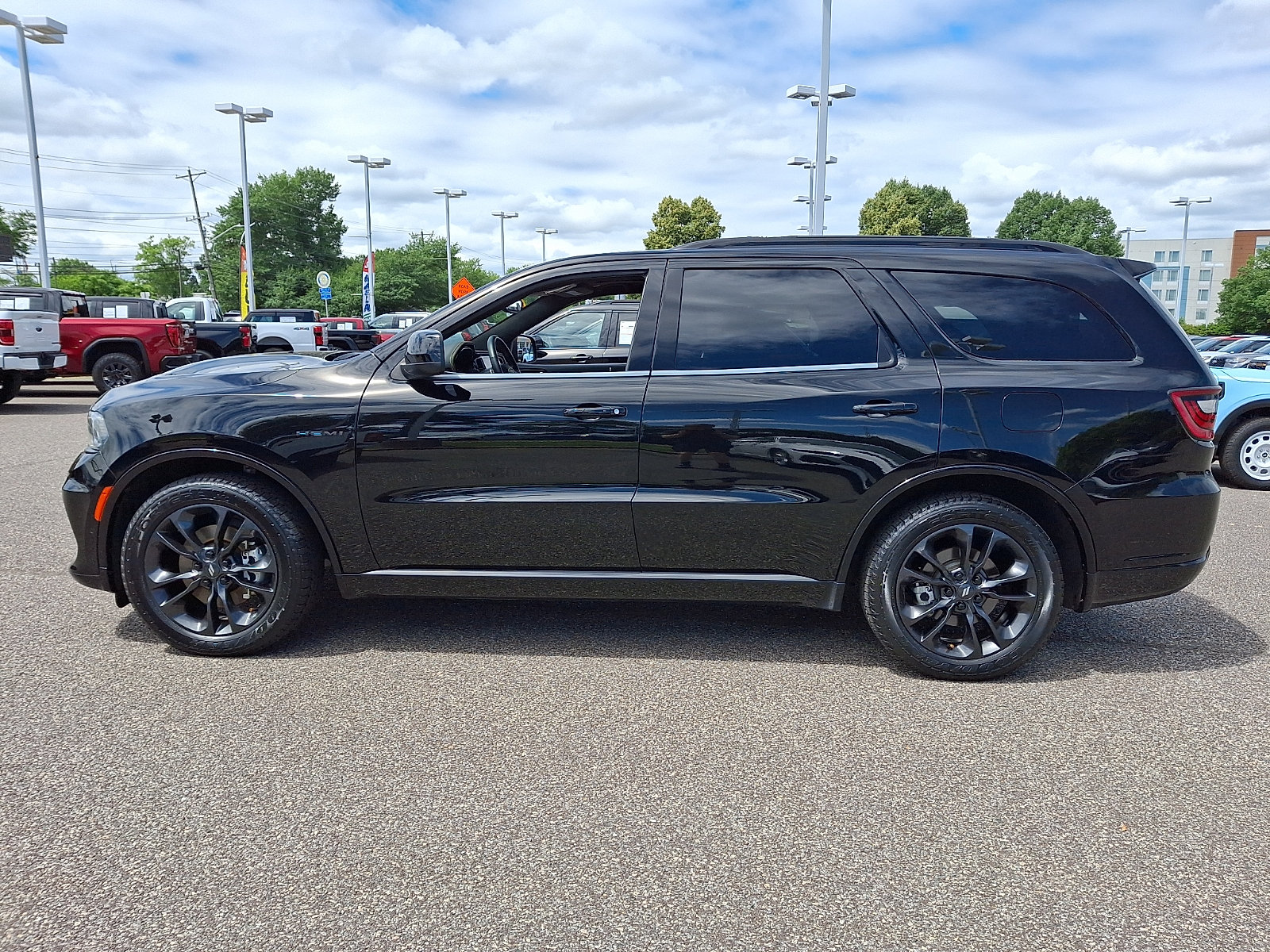 Used 2023 Dodge Durango R/T w/ Hemi Orange Plus Package AWD/4WD image 6