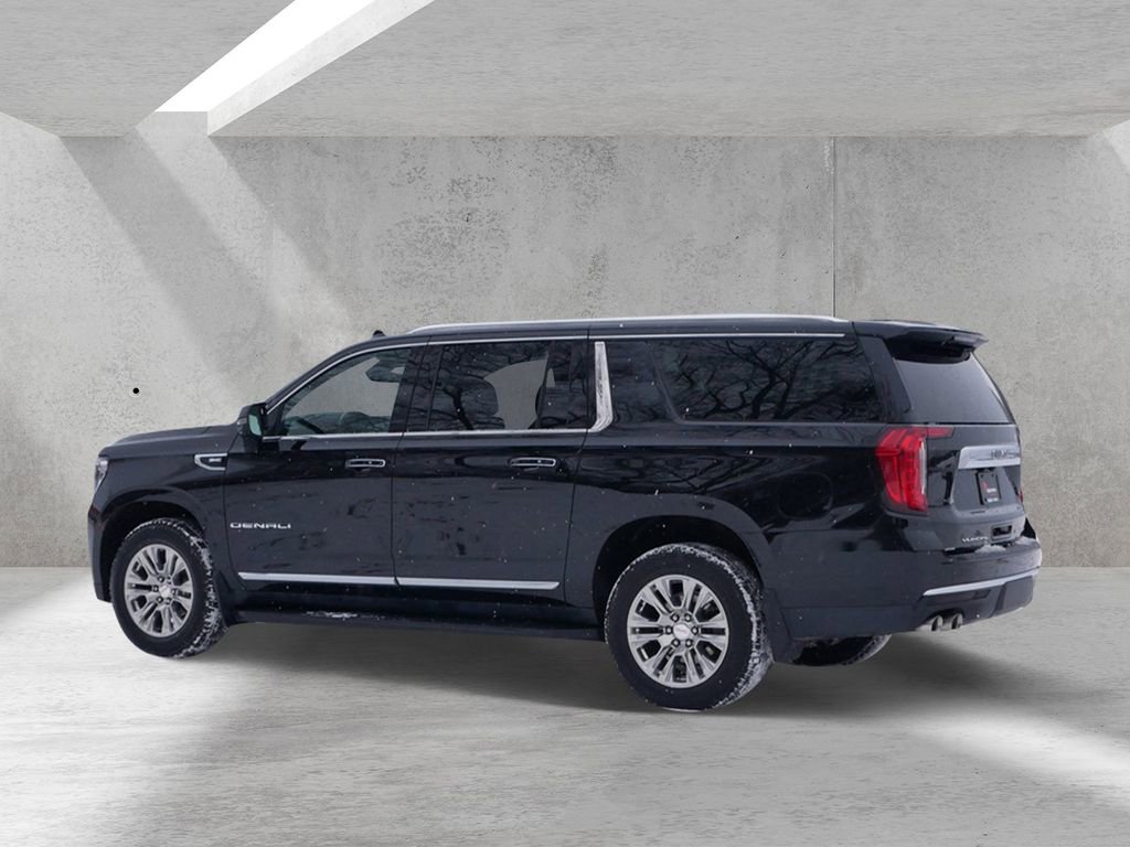 Used 2023 GMC Yukon XL Denali image 4