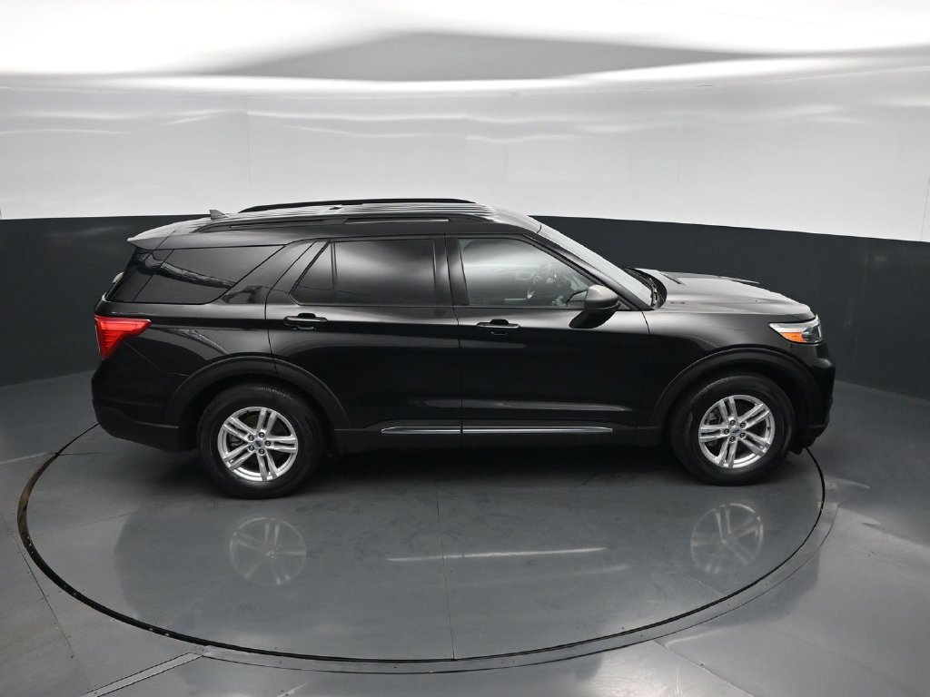 Certified 2023 Ford Explorer XLT w/ Equipment Group 202A RWD image 35