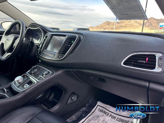 Used 2017 Chrysler 200 Limited Platinum w/ Comfort & Convenience Group image 27