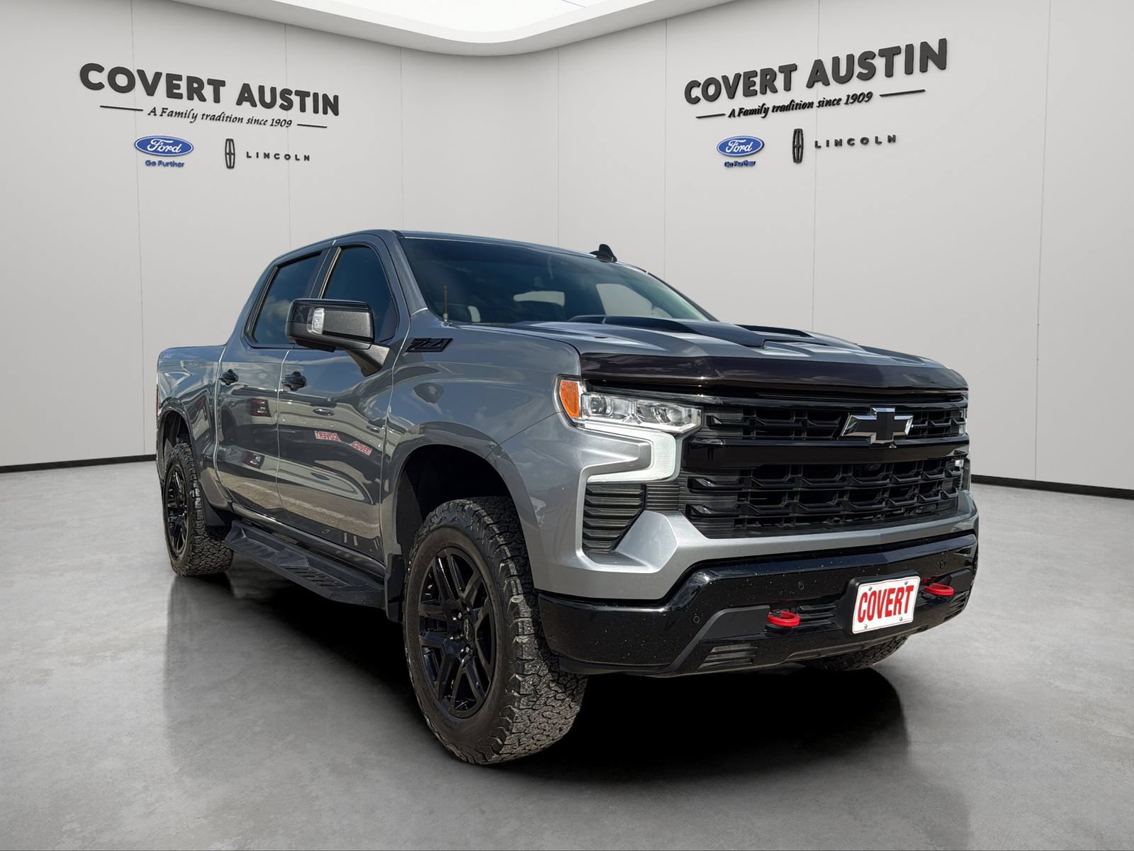 Used 2024 Chevrolet Silverado 1500 LT Trail Boss w/ Convenience Package II AWD/4WD image 7