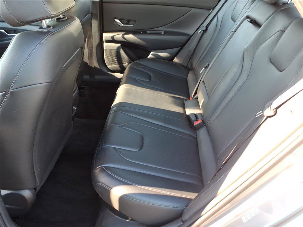 Used 2025 Hyundai Elantra Limited FWD image 6