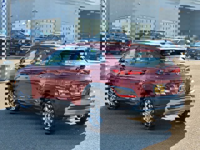 Used 2023 Hyundai Kona SE w/ Cargo Package image 3