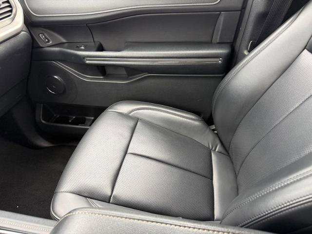 Certified 2024 Ford Expedition XLT RWD image 21