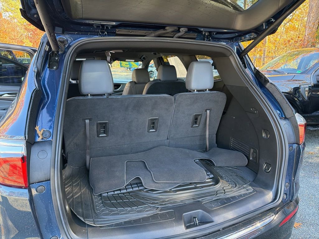 Used 2023 Buick Enclave Essence image 36