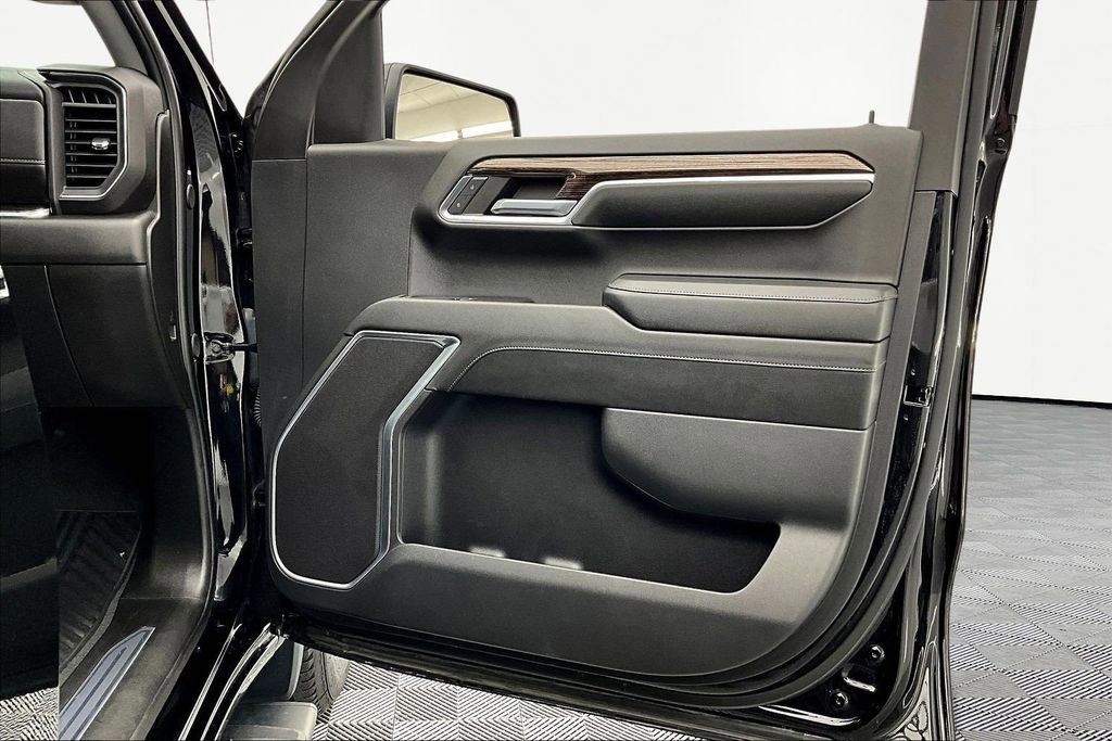 Used 2024 GMC Sierra 1500 Elevation image 25