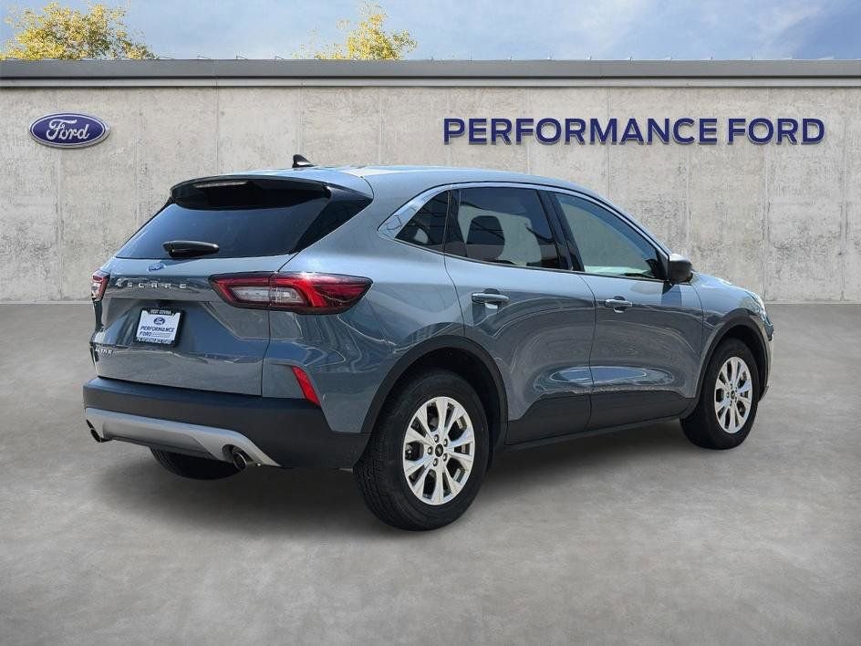 Certified 2024 Ford Escape Active FWD image 8
