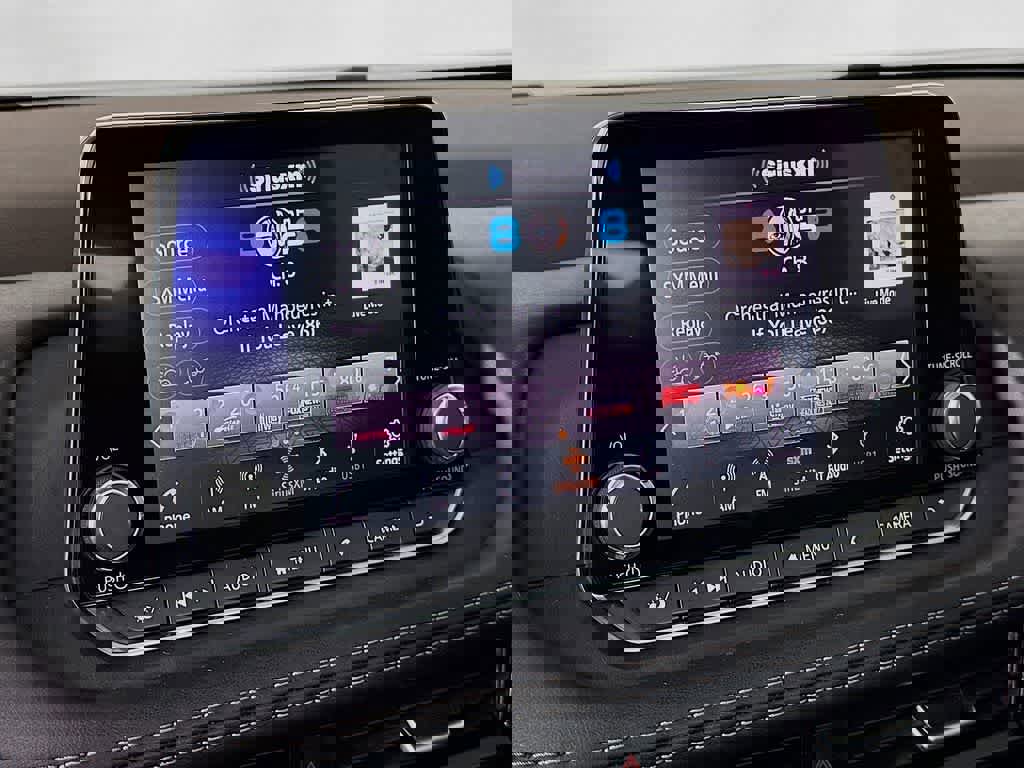 Used 2021 Nissan Rogue SV image 17