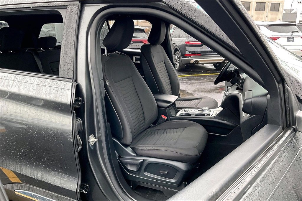 Certified 2020 Ford Explorer XLT image 6