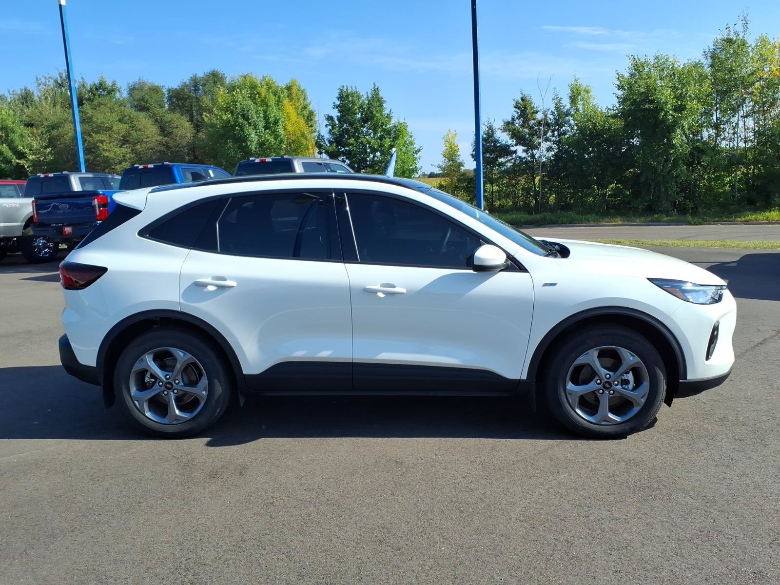 Certified 2025 Ford Escape ST-Line Select w/ Tech Pack #1 AWD/4WD image 7