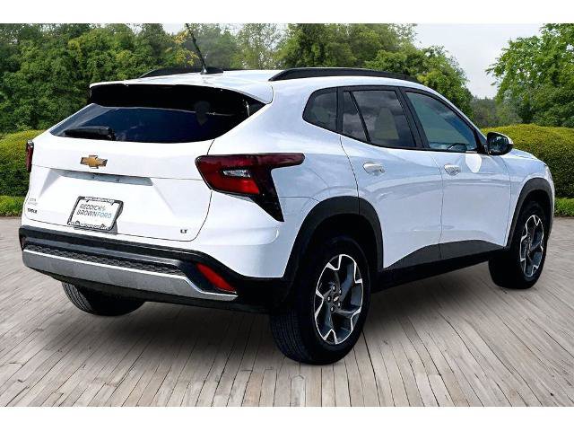 Used 2025 Chevrolet Trax LT w/ LT Convenience Package FWD image 6