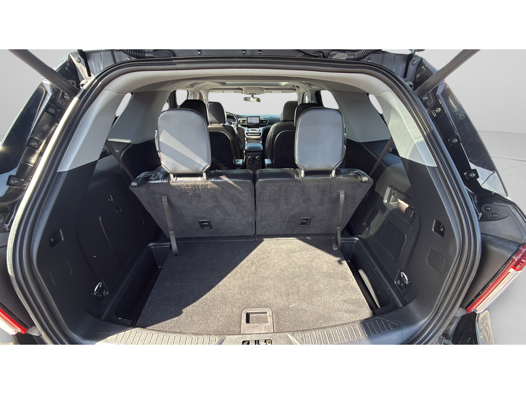 Certified 2024 Ford Explorer XLT w/ Equipment Group 202A AWD/4WD image 19
