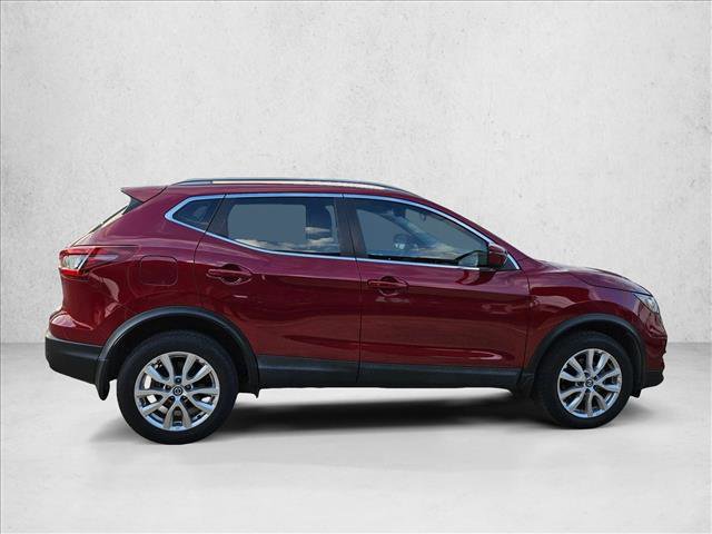 Used 2021 Nissan Rogue Sport SV image 2