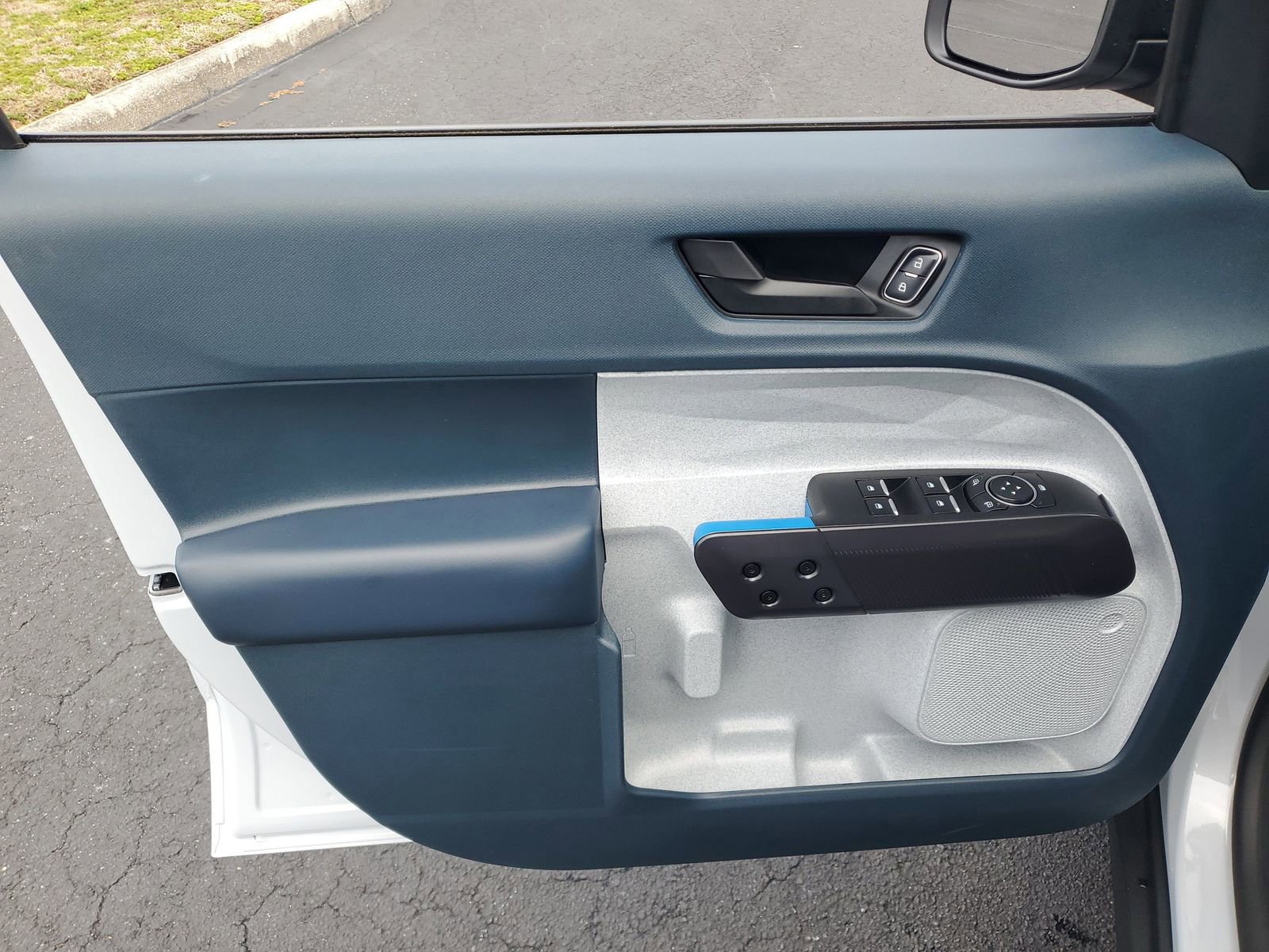 Certified 2025 Ford Maverick XLT w/ Equipment Group 301A AWD/4WD image 12