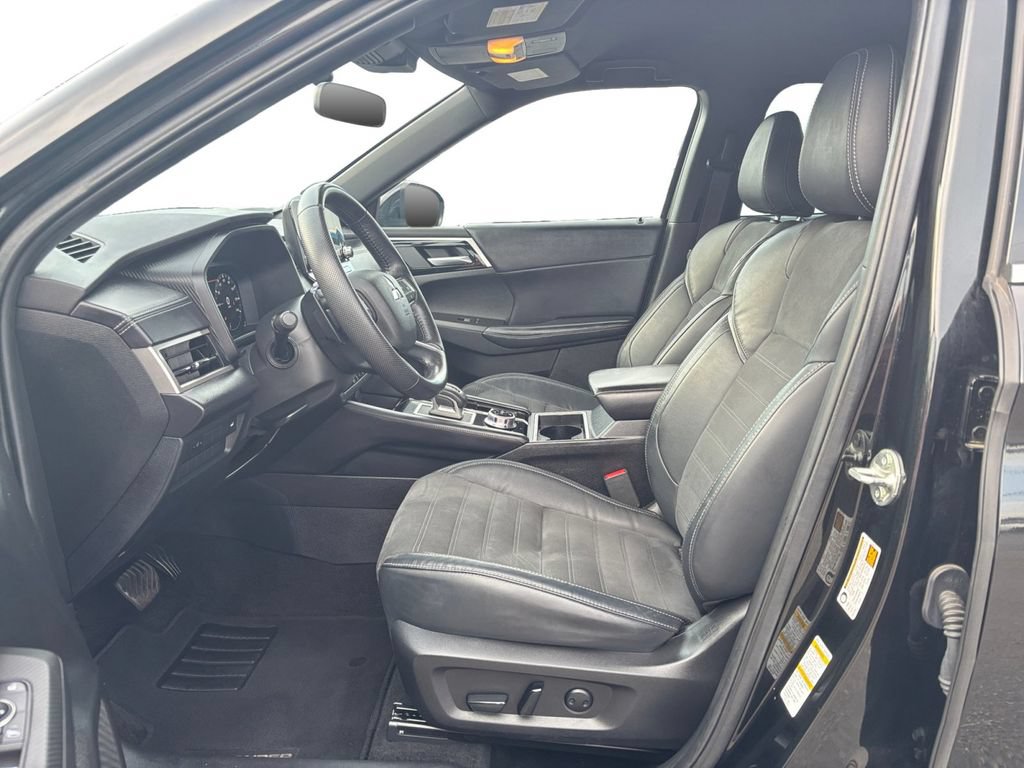 Used 2023 Mitsubishi Outlander SE Black Edition AWD/4WD image 14