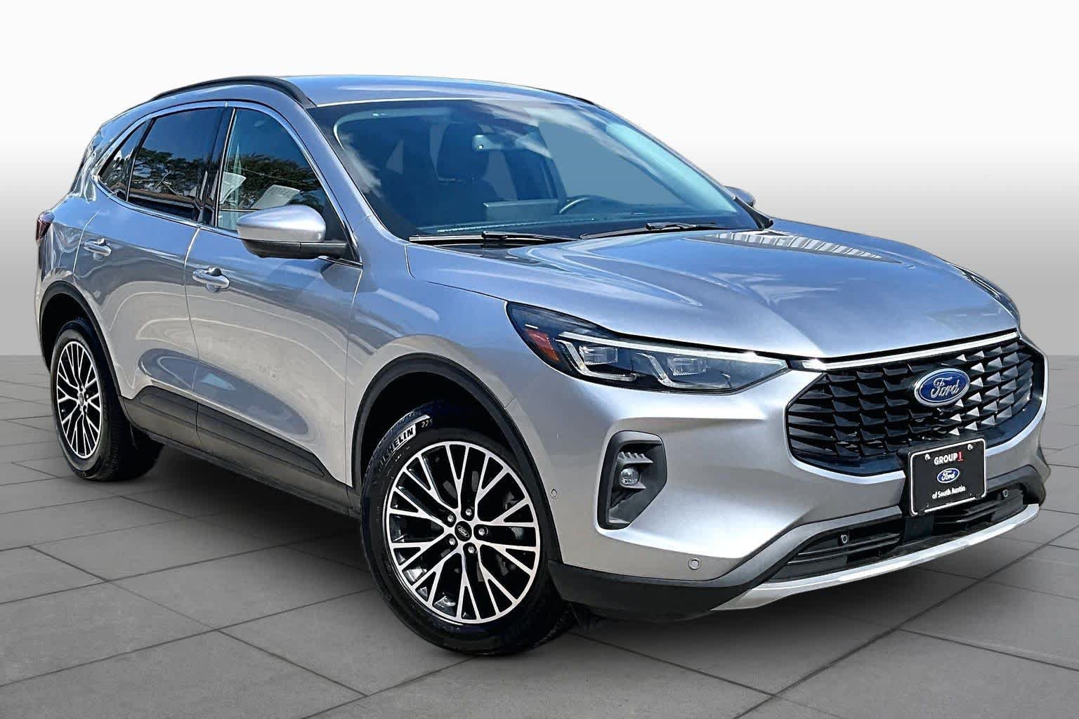 Certified 2023 Ford Escape SE w/ PHEV Premium Package FWD image 3