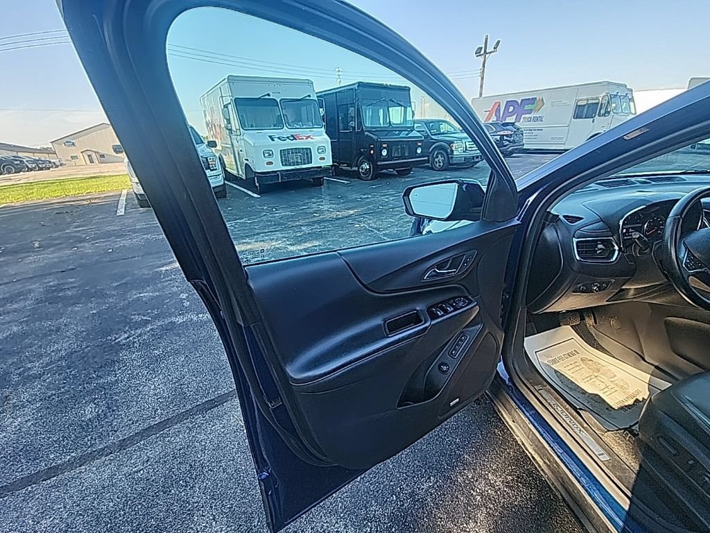 Used 2022 Chevrolet Equinox Premier AWD/4WD image 25