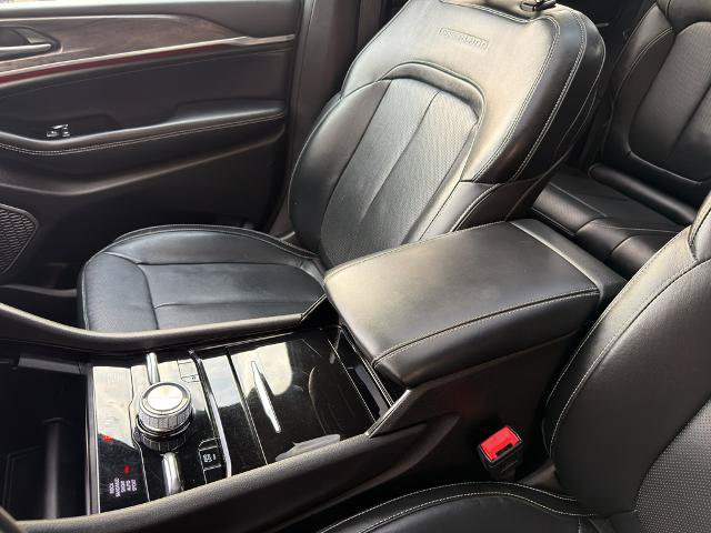 Used 2024 Jeep Grand Cherokee Overland AWD/4WD image 31