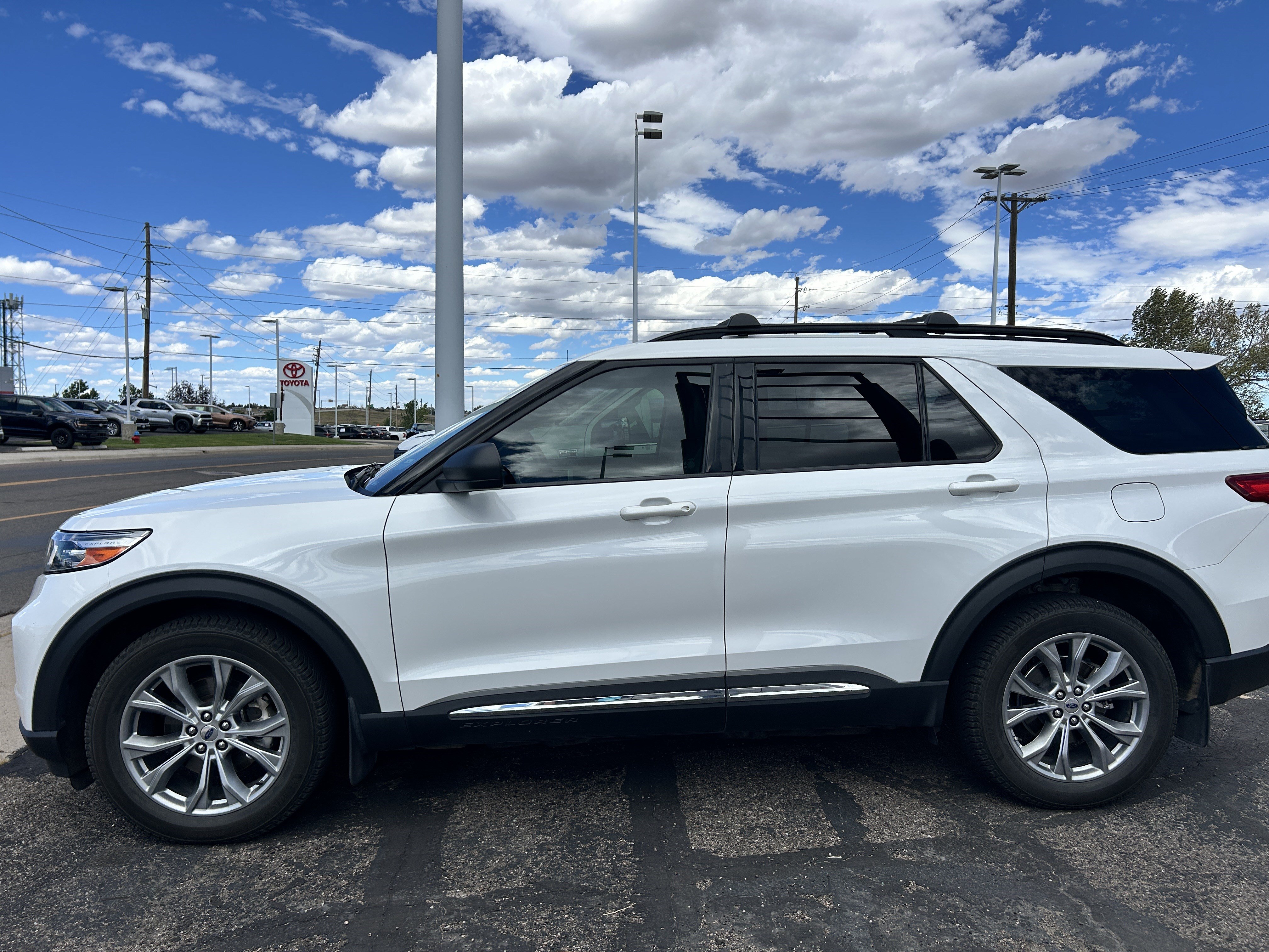 Certified 2020 Ford Explorer XLT w/ Equipment Group 202A AWD/4WD image 2