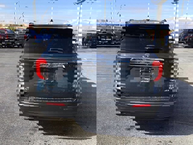 Certified 2022 Ford Explorer XLT image 4