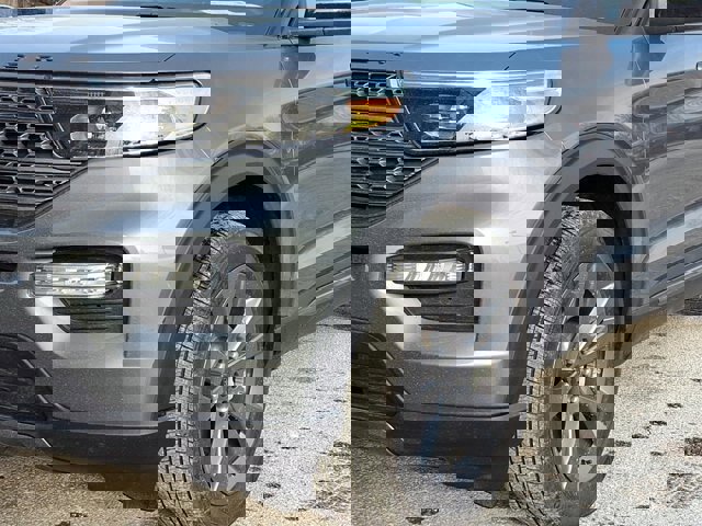 Certified 2023 Ford Explorer XLT w/ Equipment Group 202A image 25