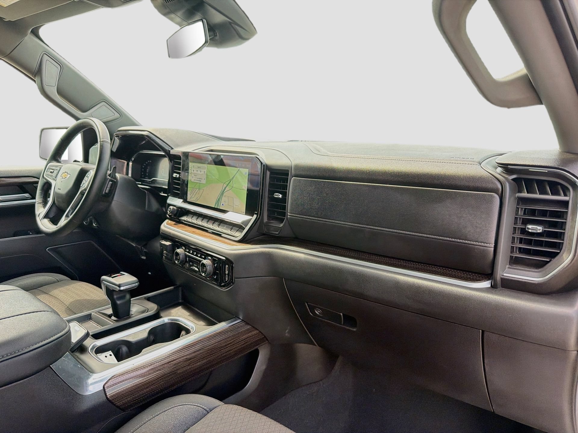 Used 2025 Chevrolet Silverado 1500 LT AWD/4WD image 34